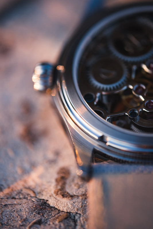 Montre à mecanisme apparent
